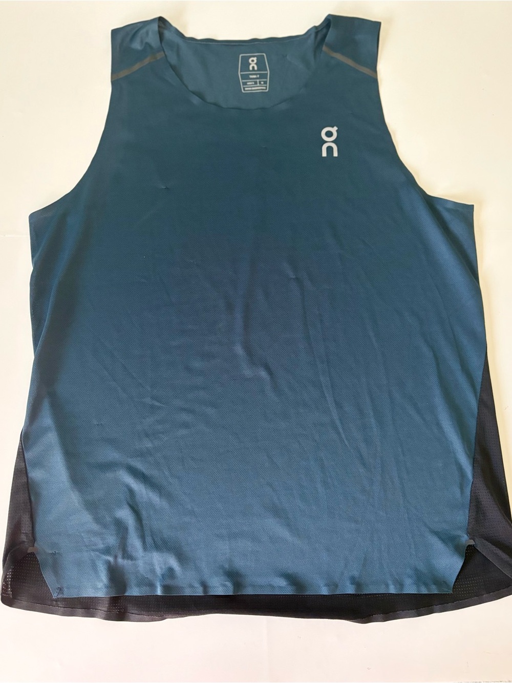 On Running Performance Tank Top Bundle Men’s Medium Blue Black Athletic